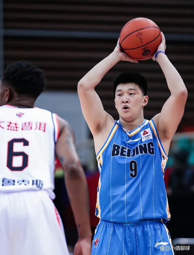 UFC附加赛焦点战：剑门迅豹队淘汰对手关中巨龙队，外线火力全开。团队防守值得称道的简单介绍