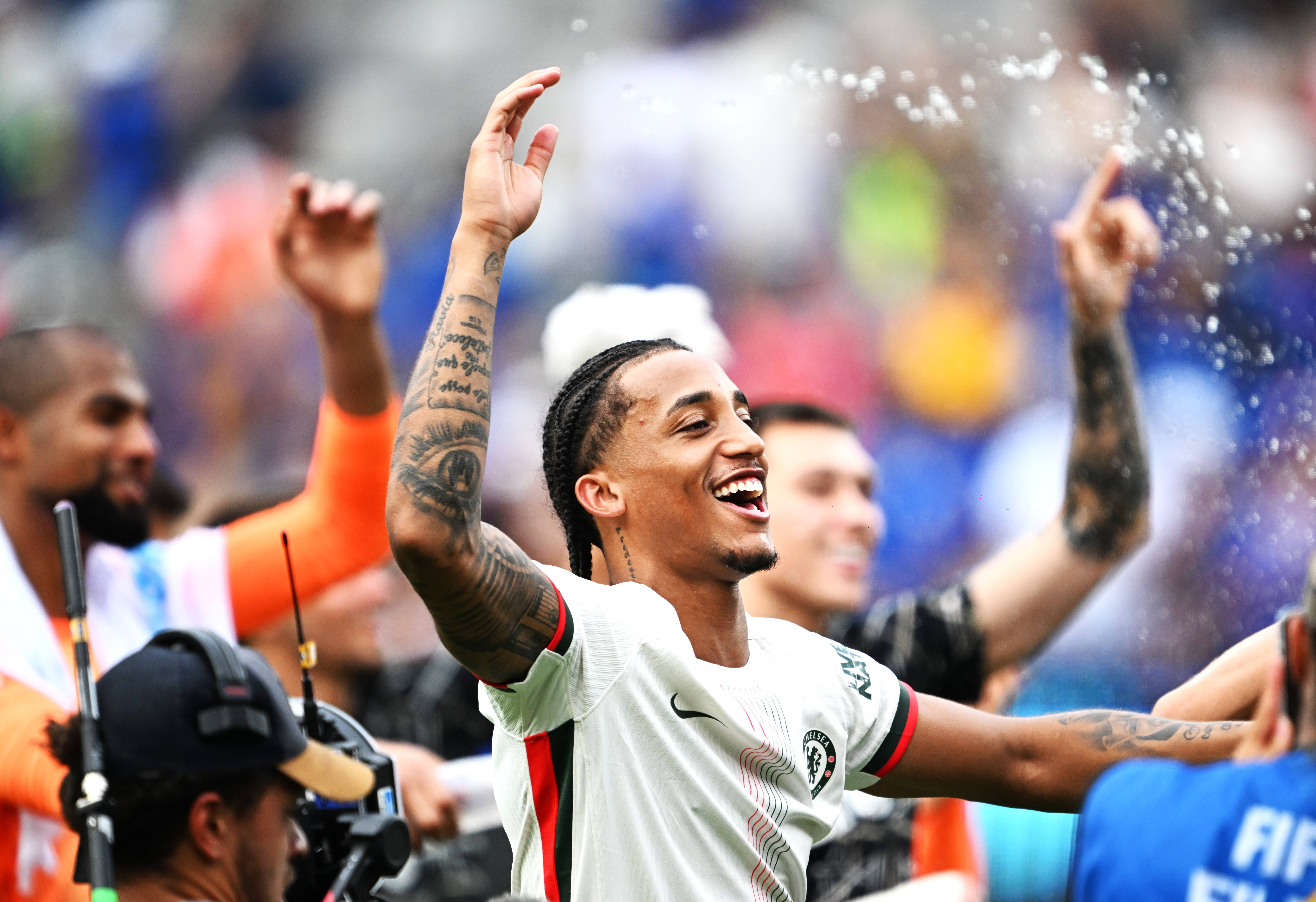 开云电竞 -关于切尔西训练开放日；赛后遗憾出局引欢呼；德国杯在即；控场能力受关注的信息